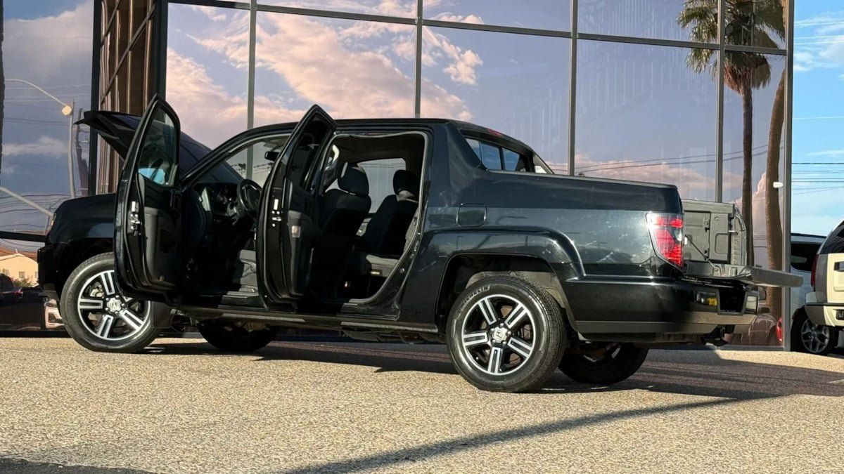 Used 2013 Honda Ridgeline Sport image 28