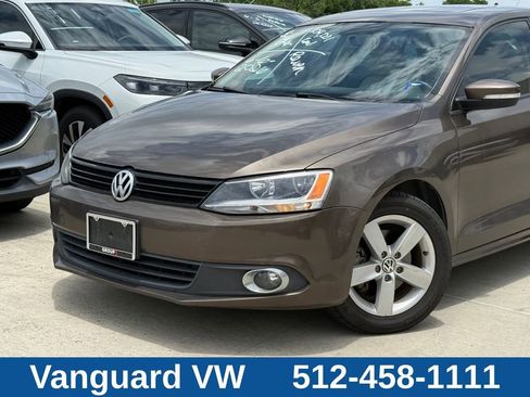 Used 2012 Volkswagen Jetta TDI FWD image 2