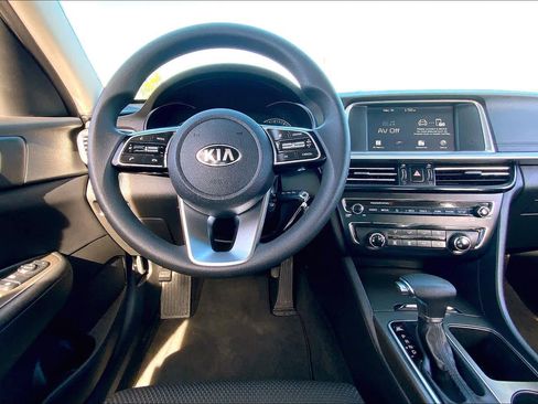 Used 2020 Kia Optima LX image 5