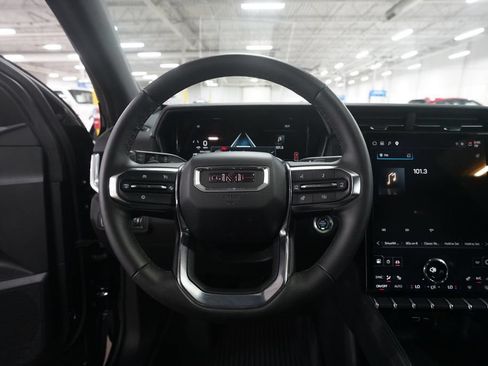 Used 2025 GMC Terrain Elevation w/ Elevation Premium Package AWD/4WD image 4