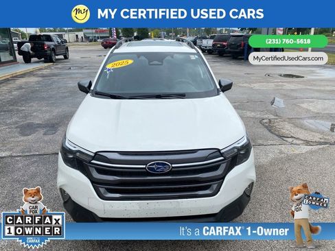 Used 2025 Subaru Forester Premium AWD/4WD image 2