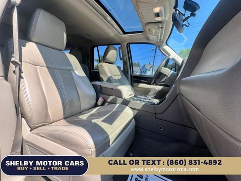 Used 2017 Lincoln Navigator L Select image 15