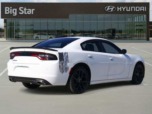 Used 2022 Dodge Charger SXT w/ Blacktop Package image 4