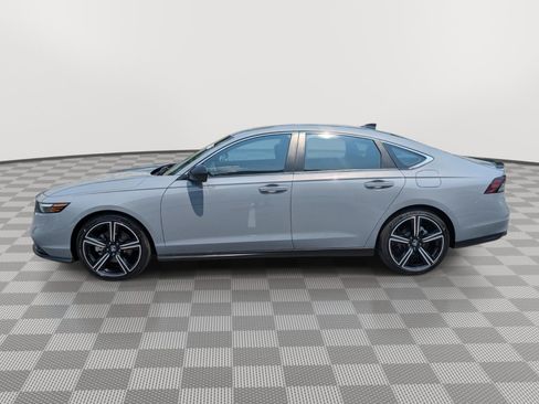 Used 2025 Honda Accord Sport image 2