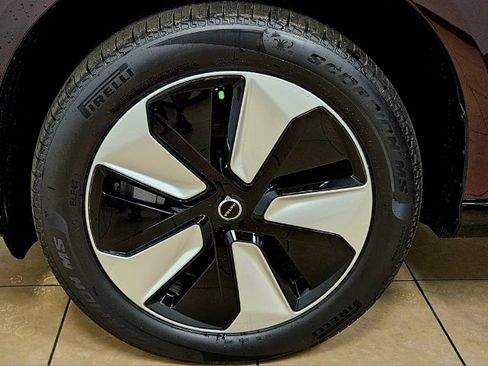 New 2025 Volvo EX90 Plus AWD/4WD image 46