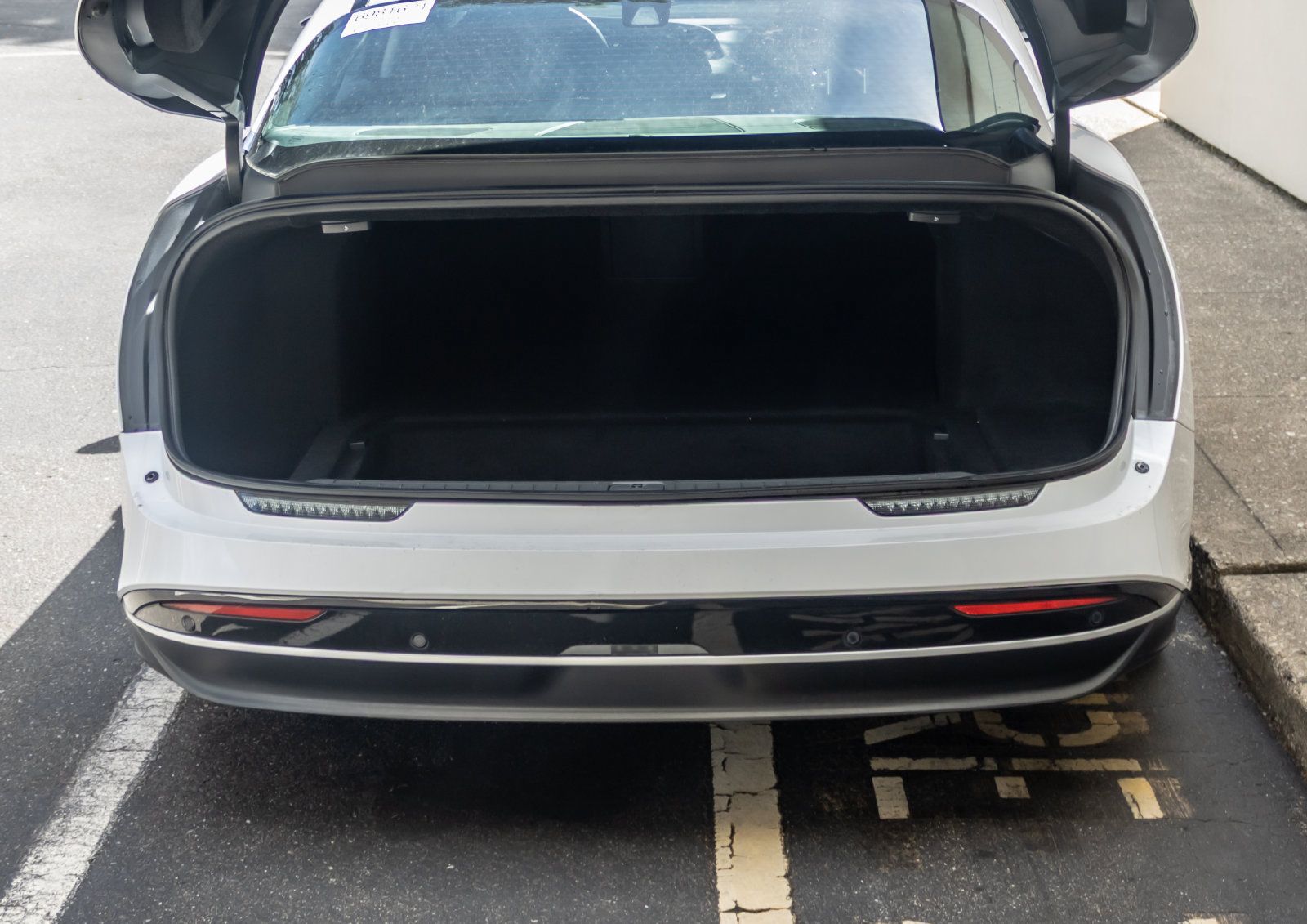 Used 2025 Lucid Air Pure RWD image 20