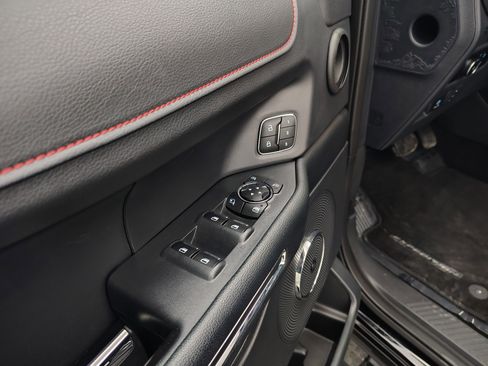 Used 2023 Ford Expedition Limited image 24