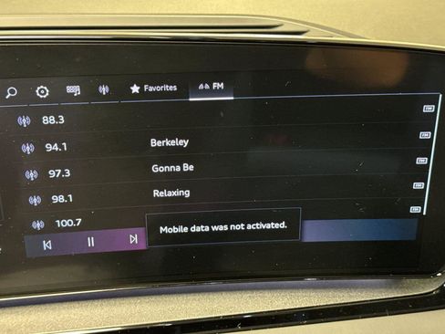 New 2025 Audi Q6 e-tron Premium Plus image 17