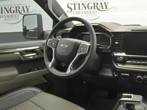 Used 2025 Chevrolet Silverado 1500 ZR2 w/ Technology Package AWD/4WD image 16