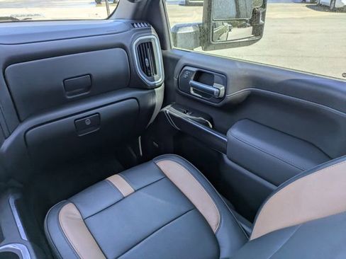 Used 2022 Chevrolet Silverado 2500 LTZ w/ Carhartt Edition AWD/4WD image 19