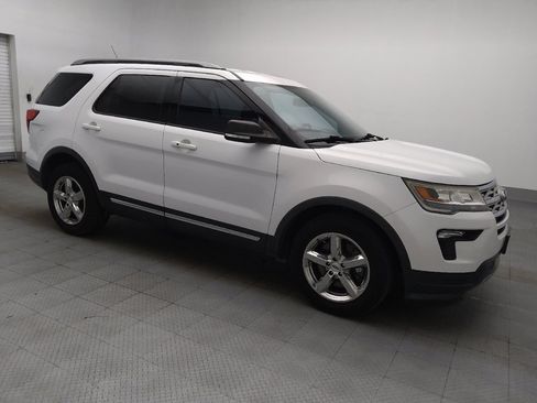 Used 2019 Ford Explorer XLT w/ Equipment Group 201A FWD image 11