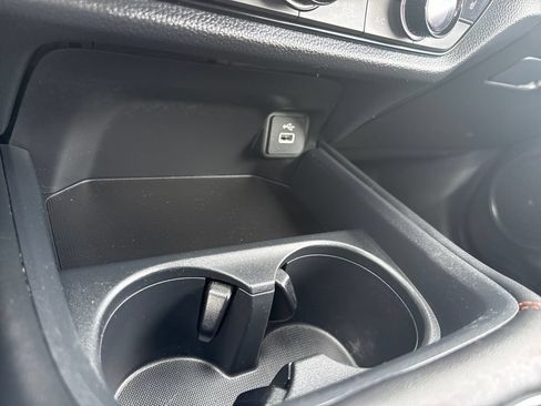 Certified 2024 Honda HR-V Sport image 30