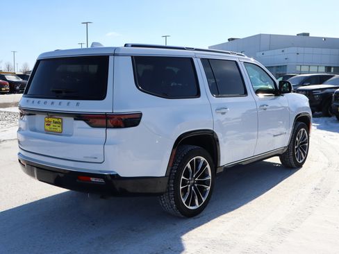 Used 2023 Jeep Wagoneer Series III w/ Premium Group I image 5