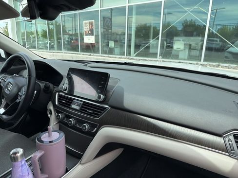 Used 2022 Honda Accord Touring image 24