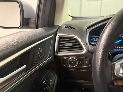 Used 2024 Ford Edge SEL image 79