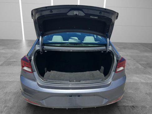 Used 2019 Hyundai Elantra SEL image 11