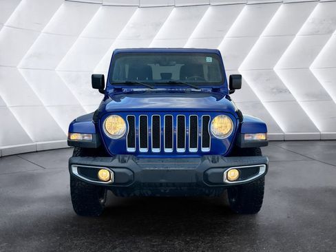 Used 2018 Jeep Wrangler Unlimited Sahara image 2