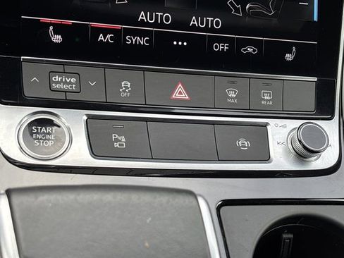 Used 2025 Audi Q7 3.0T Premium Plus AWD/4WD image 40