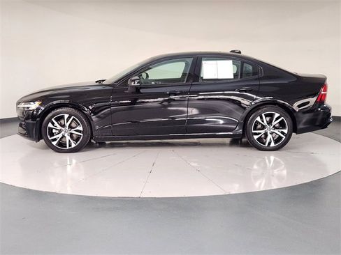 Used 2024 Volvo S60 B5 Core image 5