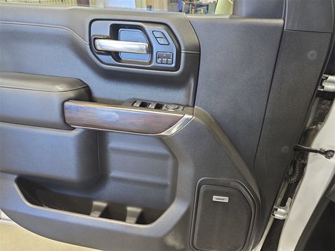 Used 2019 GMC Sierra 1500 SLT image 28