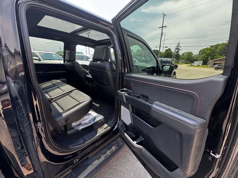 Used 2025 Ford F150 Raptor AWD/4WD image 33