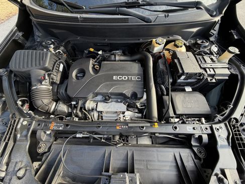 Used 2018 GMC Terrain SLE image 12