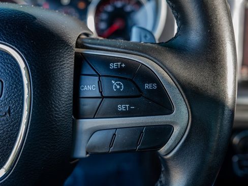 Used 2017 Dodge Charger R/T RWD image 17
