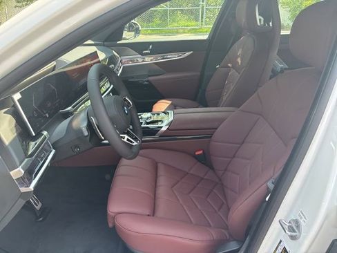 Used 2025 BMW 740i xDrive image 14