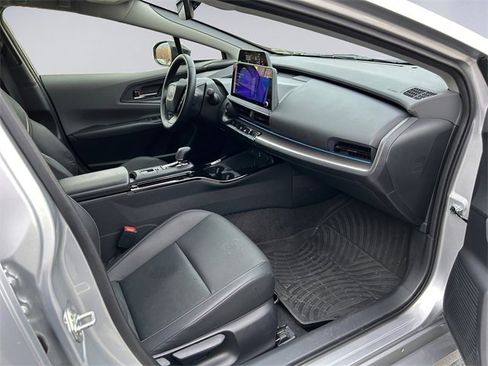 Used 2024 Toyota Prius XLE image 15