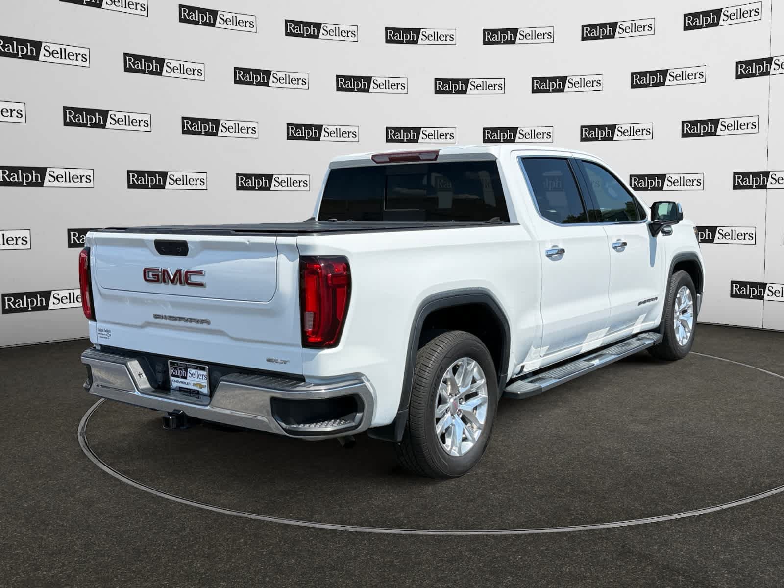 Used 2020 GMC Sierra 1500 SLT RWD image 6