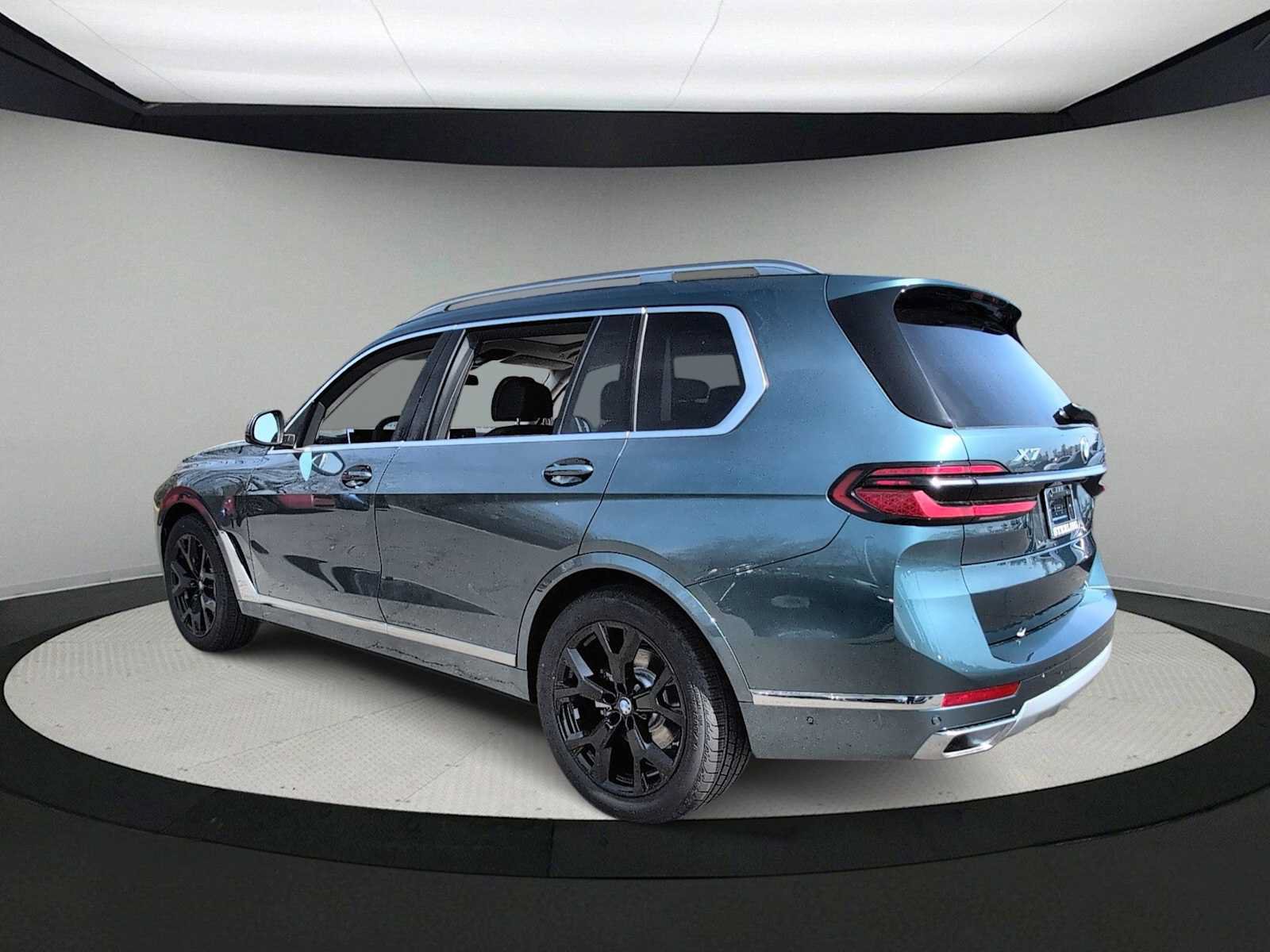 Used 2026 BMW X7 xDrive40i w/ Premium Package AWD/4WD image 6