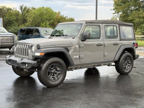 Used 2019 Jeep Wrangler Unlimited Sport image 3