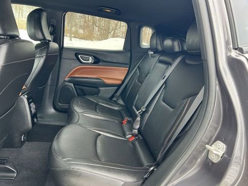 Used 2024 Jeep Compass Limited image 17