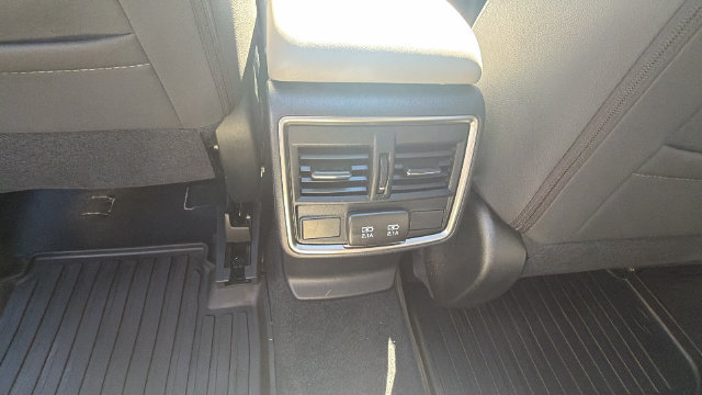 Used 2024 Subaru Forester Premium AWD/4WD image 32