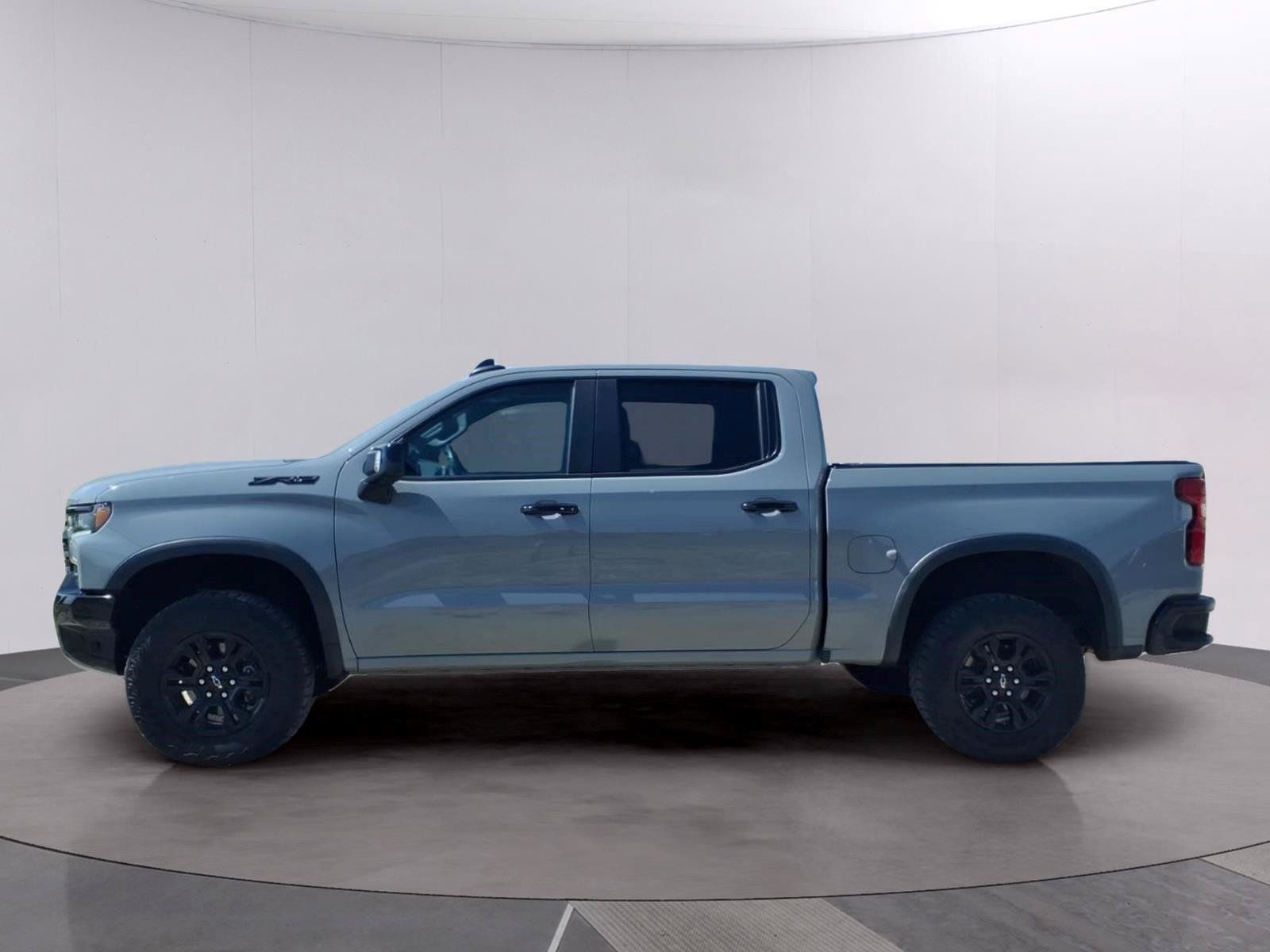 Used 2024 Chevrolet Silverado 1500 ZR2 w/ Technology Package AWD/4WD image 2