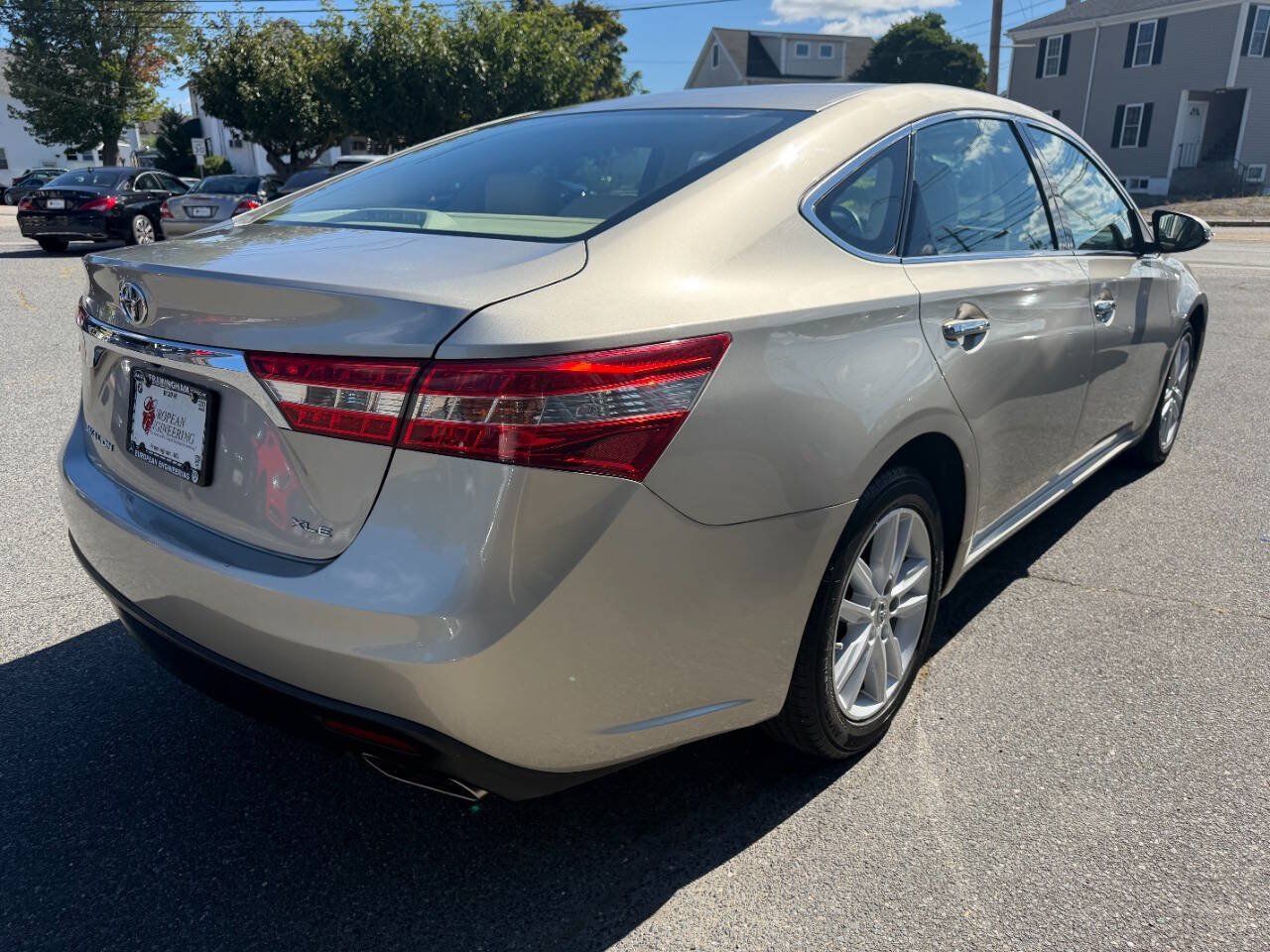Used 2014 Toyota Avalon XLE FWD image 7