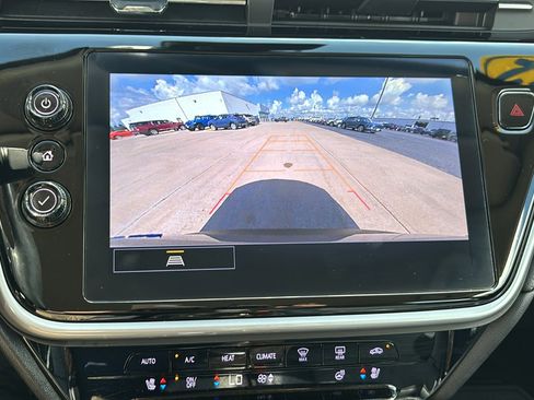 Used 2022 Chevrolet Bolt EUV LT w/ Convenience Package image 17