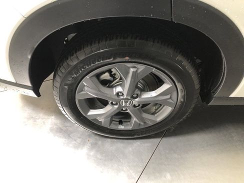 New 2026 Honda HR-V LX image 9