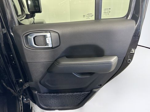 Used 2023 Jeep Wrangler Sahara w/ Cold Weather Group image 29