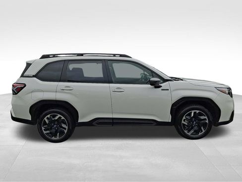 Used 2025 Subaru Forester Limited AWD/4WD image 7