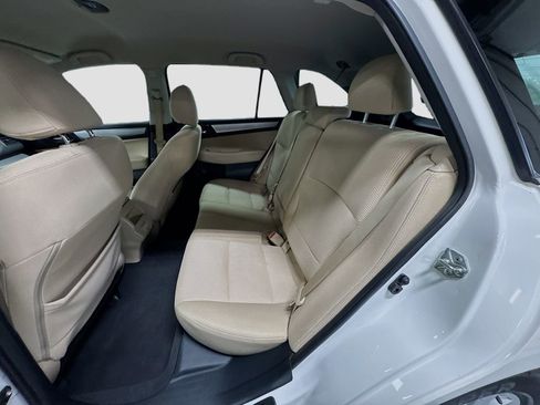 Used 2018 Subaru Outback 2.5i Premium AWD/4WD image 24