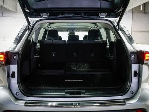 Certified 2023 Toyota Highlander LE image 28