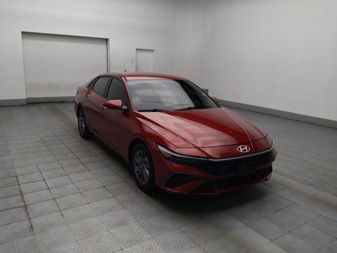 Used 2024 Hyundai Elantra Blue FWD image 13