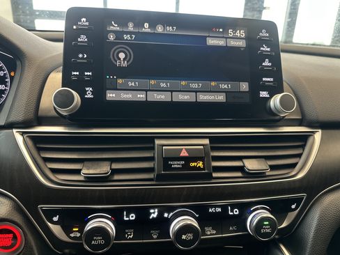 Used 2018 Honda Accord EX image 17