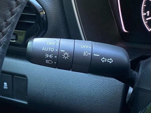 Used 2024 Honda Pilot Touring image 21