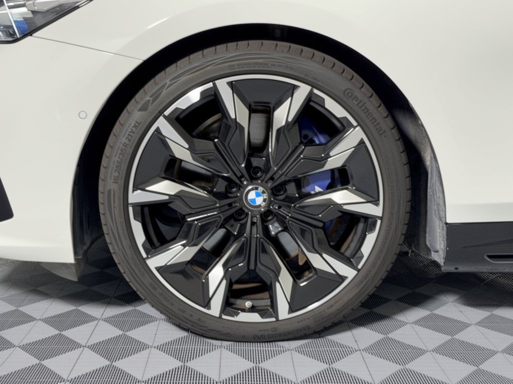 Used 2026 BMW i5 eDrive40 w/ M Sport Package RWD image 13