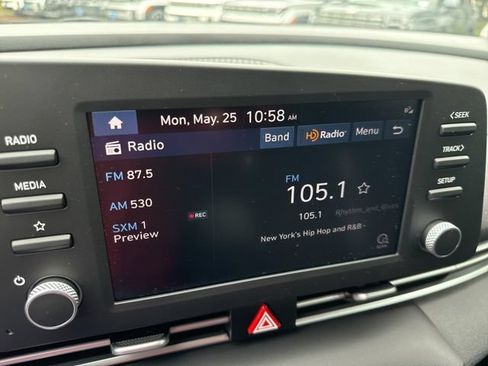 Used 2023 Hyundai Elantra SEL FWD image 5