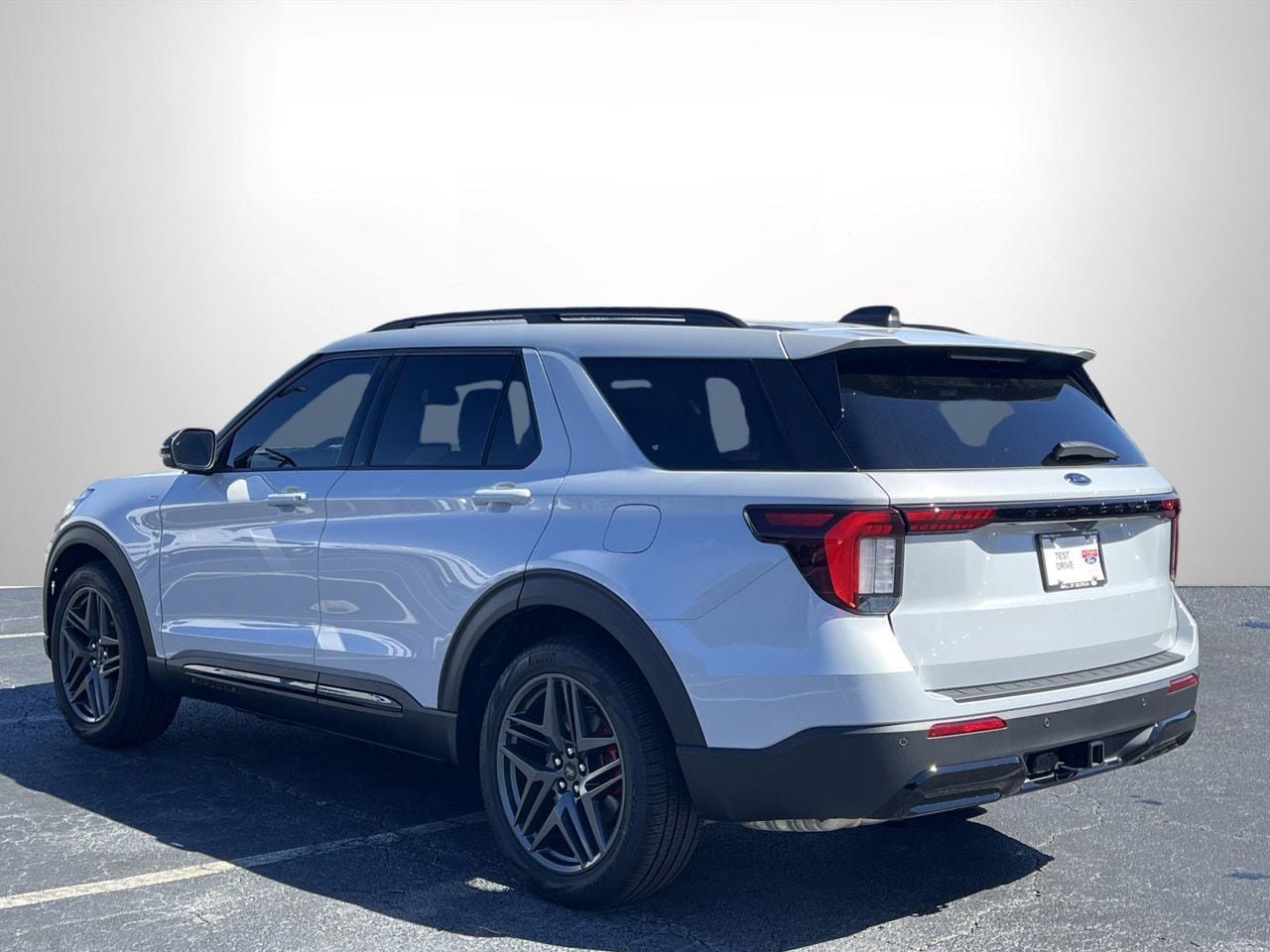 New 2026 Ford Explorer ST-Line w/ ST-Line Street Pack RWD image 25