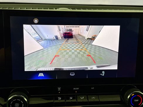 Used 2023 Chevrolet Colorado LT image 23