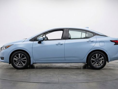 Used 2025 Nissan Versa SV FWD image 5